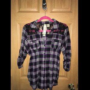 Plaid button down 💜